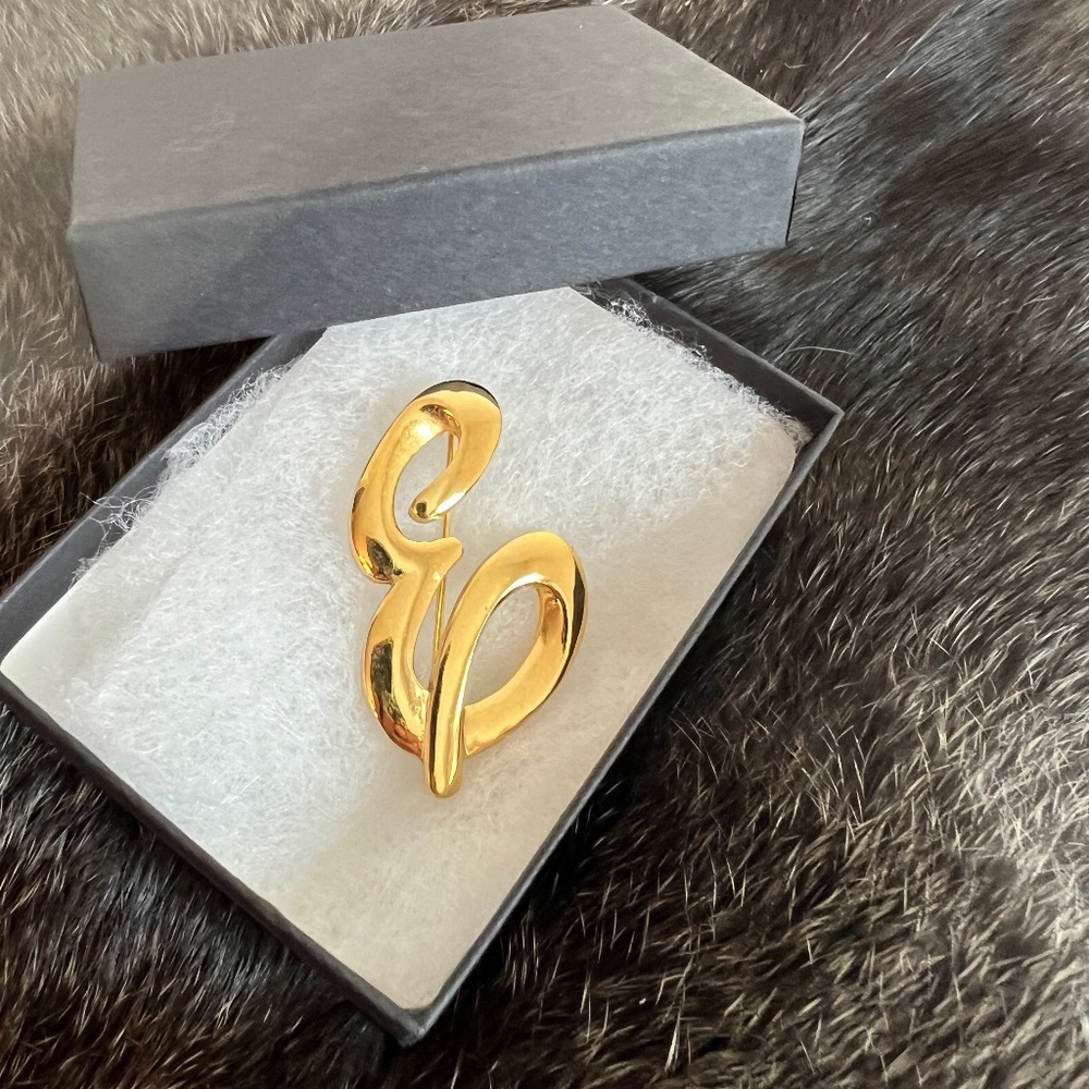 'E' Brooch Vintage Pin Goldtone